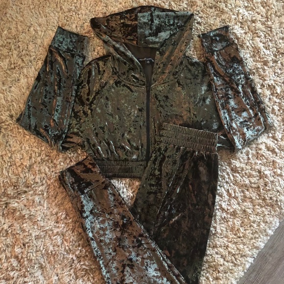 Naked Wardrobe Green Velvet Set - Picture 2 of 4